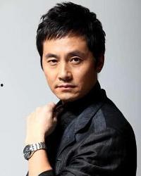 谭洋演员,光影交织，演绎人生百态