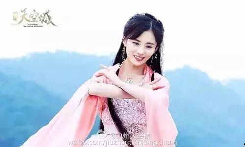 雪飞霜图片,霜里芳华——雪飞霜的绝美画卷