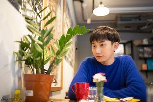 梁振伦家庭背景,出身名门，家世显赫的传奇人生