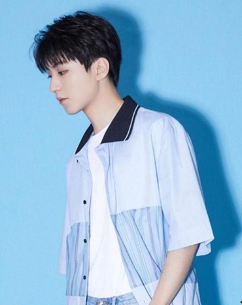 王俊凯照片视频,光影中的青春偶像