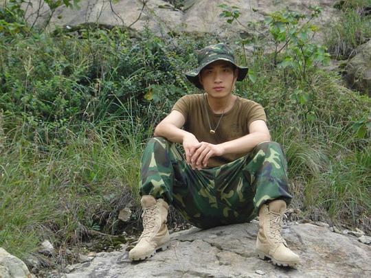 兵哥照片,坚毅眼神下的铁血豪情