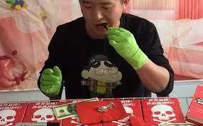 黄牛倒卖网红食品,疯狂炒作与市场失衡