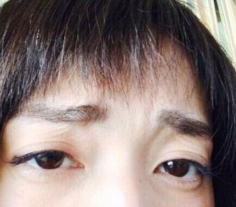 大嘴缩小真人对比照片,惊人变化揭示化妆魔力